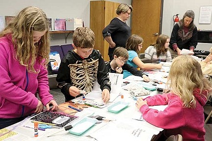 Kids at art 
