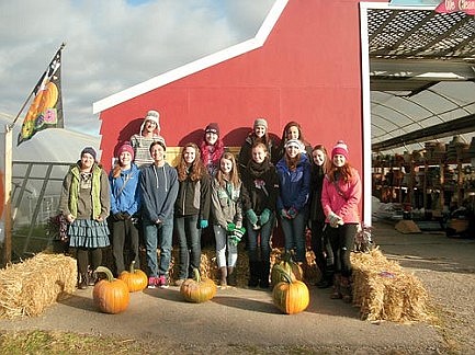 FBLA/DECA&#8200;members help Hanson's Garden Village with Fall Fest