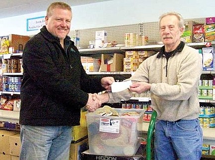 wisconsin&#8200;waterfowl association donates to food pantry