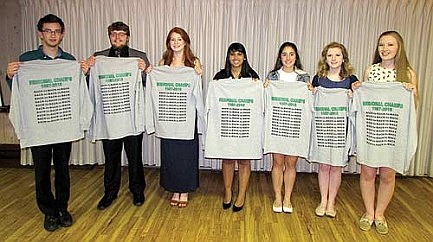 Mock trial team wraps up season, designs shirts to commemorate national record