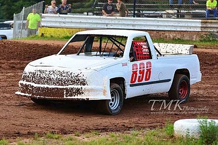 Aho and Valeria take WISSOTA features at Eagle River Speedway