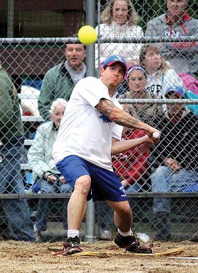 Snowhawks edge Happy&#8200;Daze 17-14 
