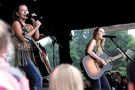'Rainlander' redux:&#8200;Hodag Fest fans  keep the party going despite wet weather