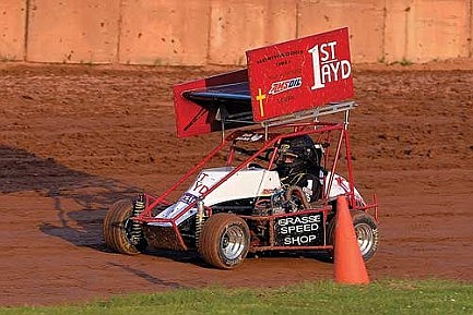 Grasse wins challenge race on wild night at ERS