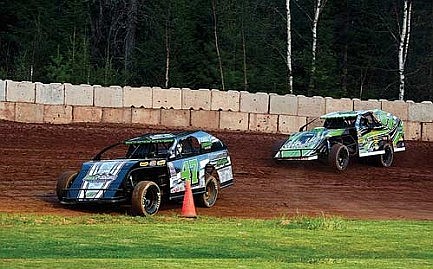 A night of sweeps at Eagle River Speedway
