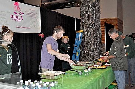 Girls on the Run Northwoods holds Packer tailgate party
