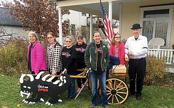 Kohl's associates work to support historical society