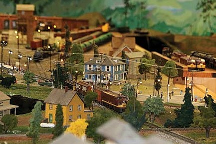 Rhinelander Railroad Association planning holiday open house 