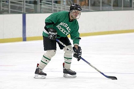 Photos: Alumni on ice
