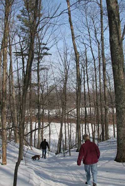 Free guided snowshoe hike at Dugan Squash Lake Preserve