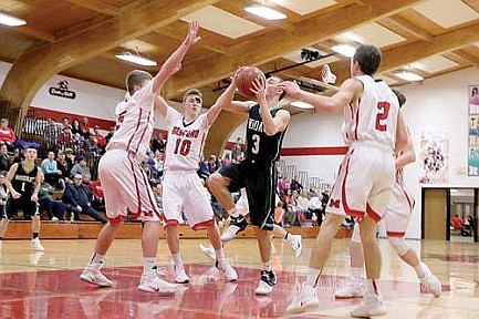 Raiders end Rhinelander's reign