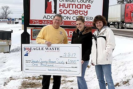 Eagle Waste donates $1,000 to OCHS