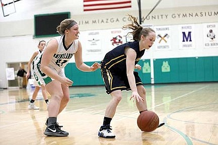 Lady Hodags fall to Marshfield, beat Tomahawk