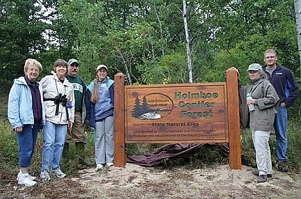 NWLT offering free guided snowshoe hike at Holmboe Conifer Forest