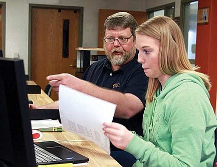 Nicolet IT Instructor Scott Biscobing honored for teaching excellence