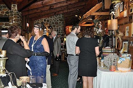 Rhinelander Rotary Club throws 'roaring' gala at Holiday Acres