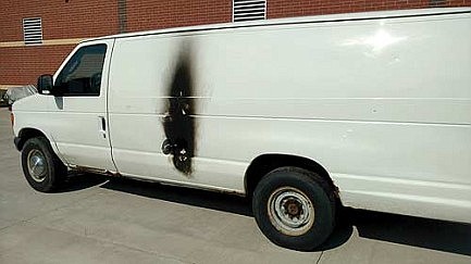 Man suspected of setting vehicle on fire apprehended