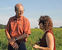 Crescent residents attract pollinators, restore shorelines