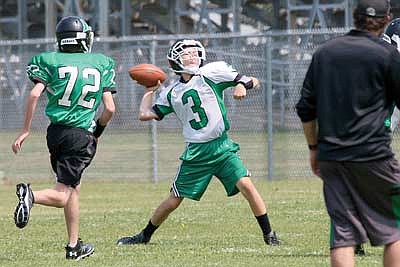 Photos: JV2 football family day
