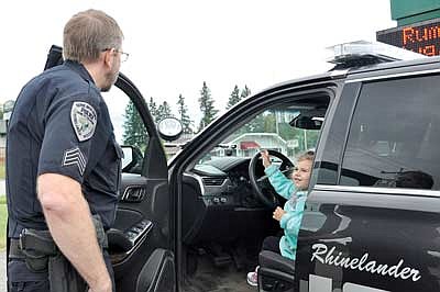 Bank holds cookout to benefit local enforcement, emergency personnel