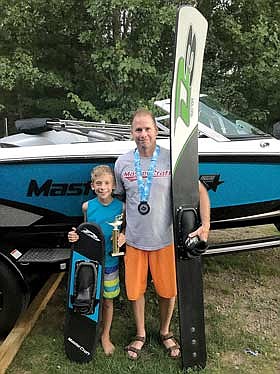 Photo: Father-son skiers compete