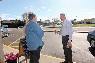Flower power: 'Petal It Forward' event warms hearts