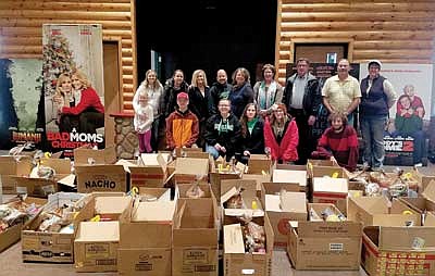 It's a wonderful Thanksgiving:  Rouman Cinema employees deliver holiday meals