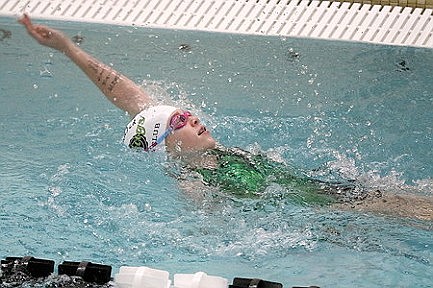 Swim club competes at Lakeland
