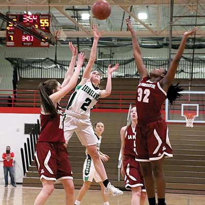 La Follette hems in Lady Hodags 59-38