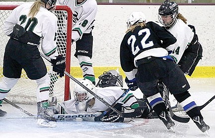 Lakeshore uses scoring flurries to down Edge 6-3