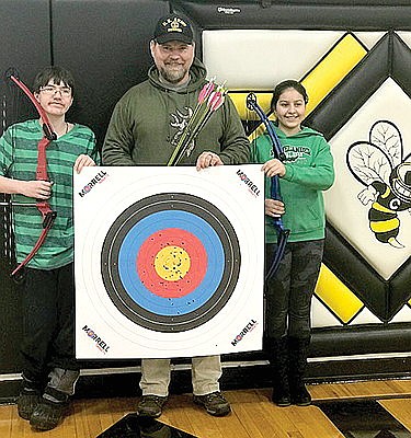 Photo: Archers take aim