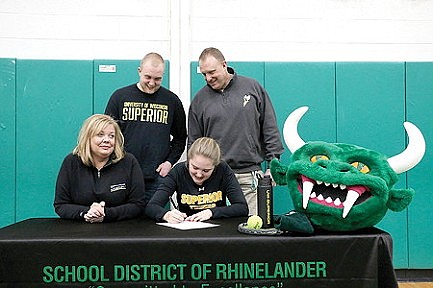 Roberts to reconnect with Hodag tennis alum at UW-Superior