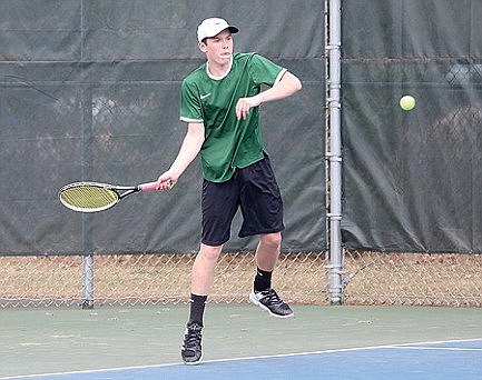 RHS tennis alters lineup, beats Medford 5-2