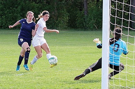 Soccer: Hodags blank Waupaca 9-0 in tourney opener