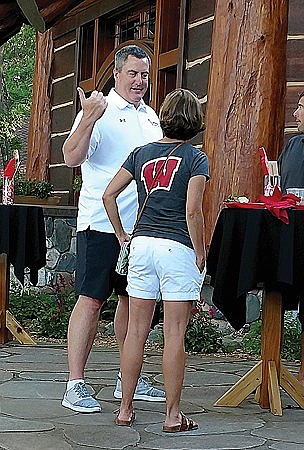 Mendota Gridiron Club gives Northwoods a taste of Badger football