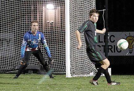 Mosinee scores late PK to beat Hodags 5-4