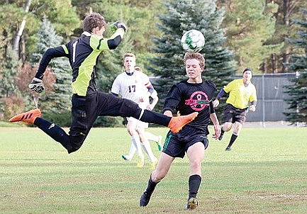 Pines edges Hodags 2-1 to secure GNC soccer title