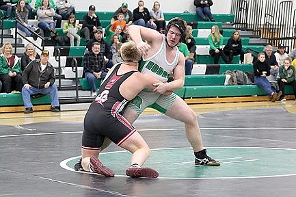 Medford edges Hodags in GNC wrestling opener