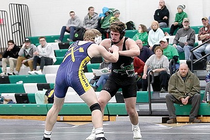 Tomahawk edges Rhinelander wrestlers 39-30