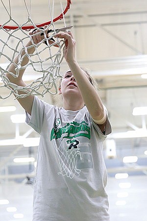 Perfect dozen: Lady Hodags win 12th straight game, finish 12-0 in GNC 