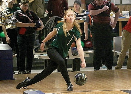 Alexis Kriesel cashes in for Hodags at district bowling tournament