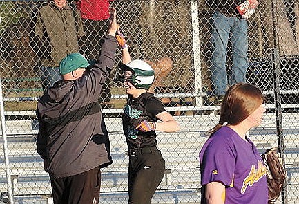 Hodag softball ends week with win