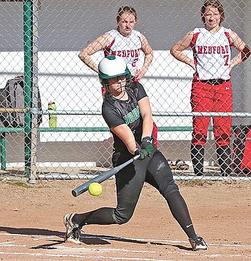 Medford takes home-and-home series from Hodag softball