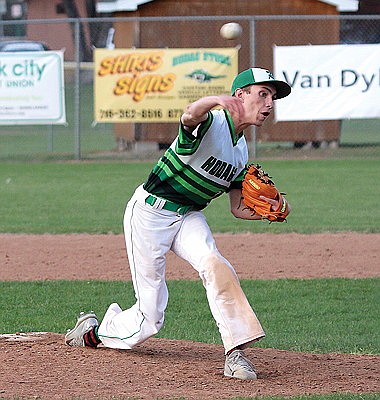 Hodags split doubleheader, finish .500 in GNC