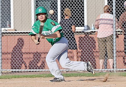 Rebels split games at Merrill Invite
