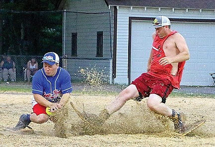 Snowhawks top Fritz's Bar before storms