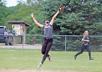 Northwoods fastpitch softball teams reach semifinals in Tomahawk tournament
