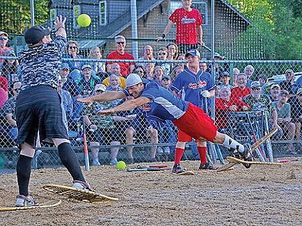 Snowhawks dominate  Coaching All-Stars for big win