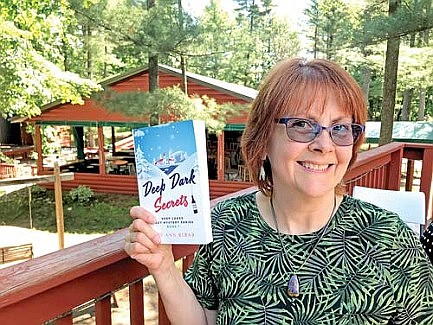 Wisconsin author to hold meet-and-greet session at local wine bar
