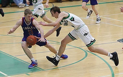 Hodags fade late, fall to Pines 75-71